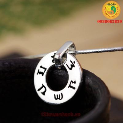 Mặt dây chuyền khắc Om Mani Padme Hum